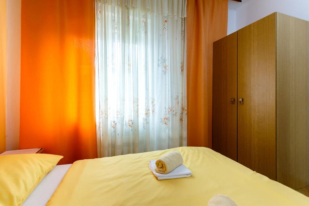 Apartment Meri Krk Town Bagian luar foto